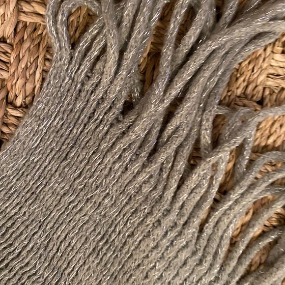 Girls sweater Poncho with fringe - Size L - Picture 8 of 9